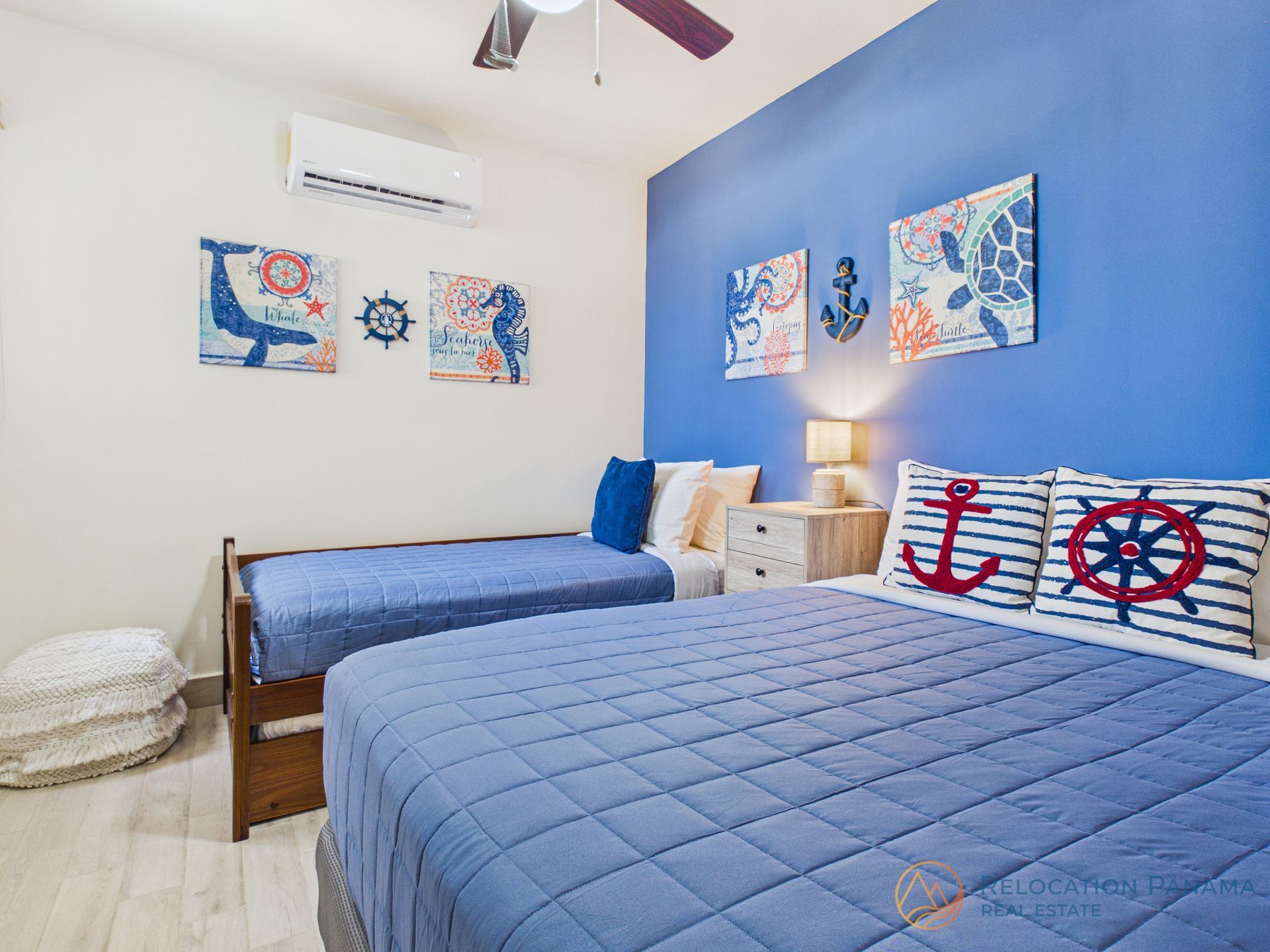 Interior de apartamento moderno en Playa Caracol, Chame. Fotografía profesional para bienes raíces.