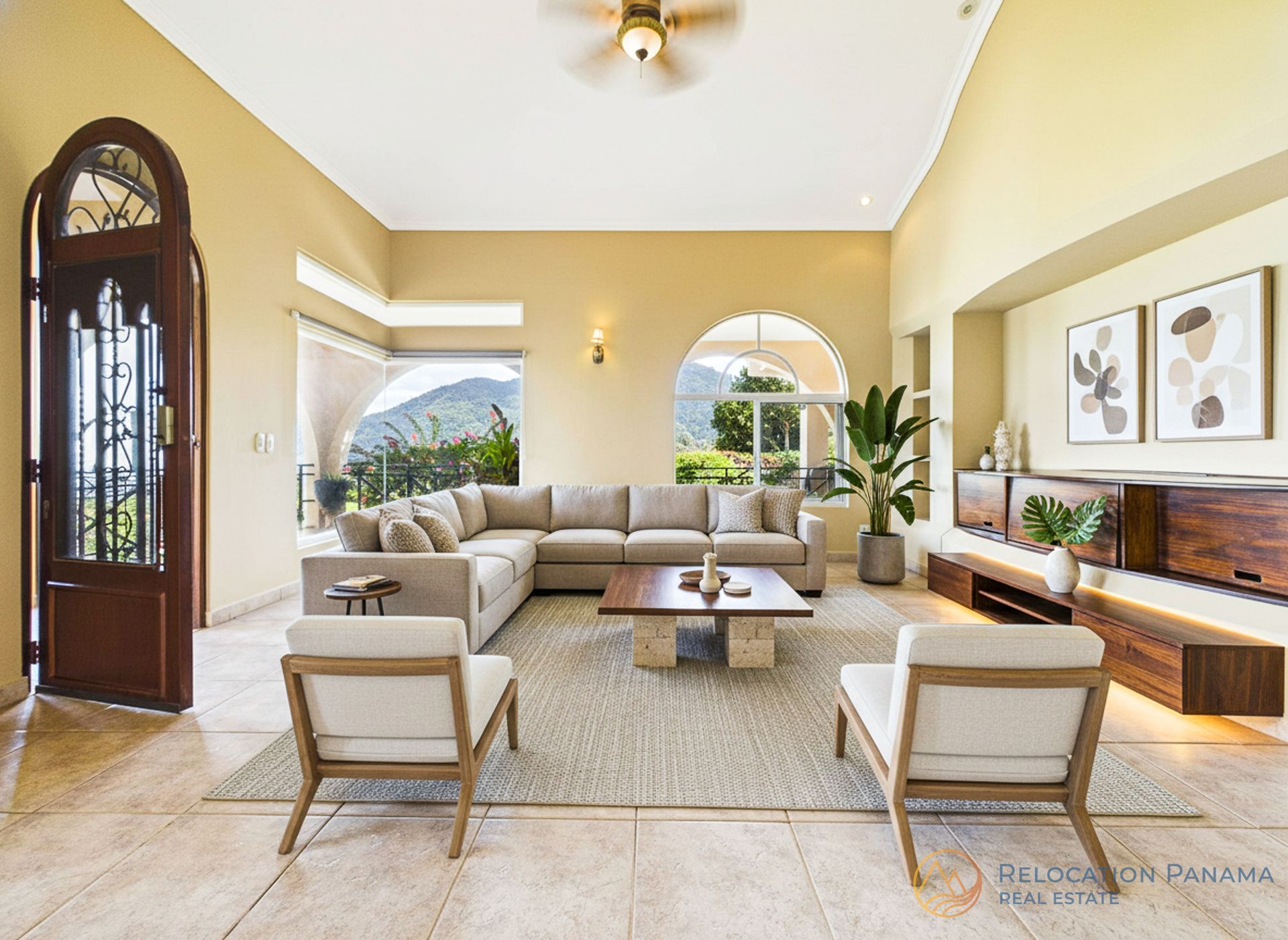 Transformamos una casa vacía en Sora mediante Virtual Staging y fotografía profesional. Ayudamos a l