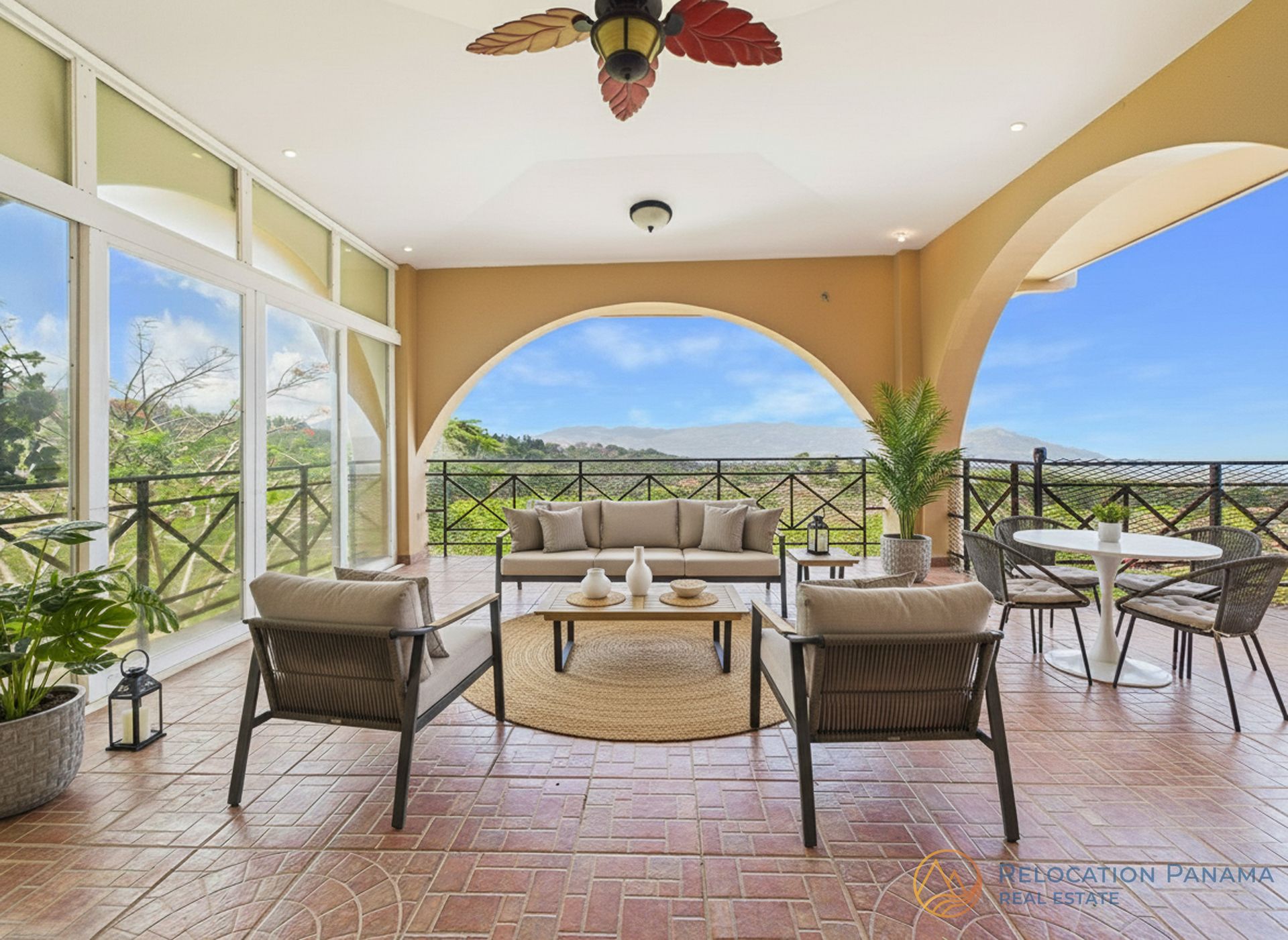 Ejemplo de virtual staging enterraza de casa de campo en Sora, Panamá Oeste.