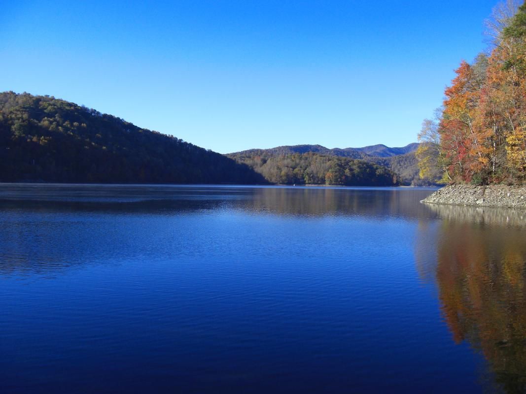 Intimate cabins near Lake Nantahala Secluded cabins near a tranquil lake