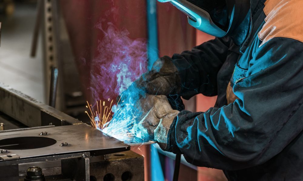 The Advantages of Hiring a Local Metal Fabricator