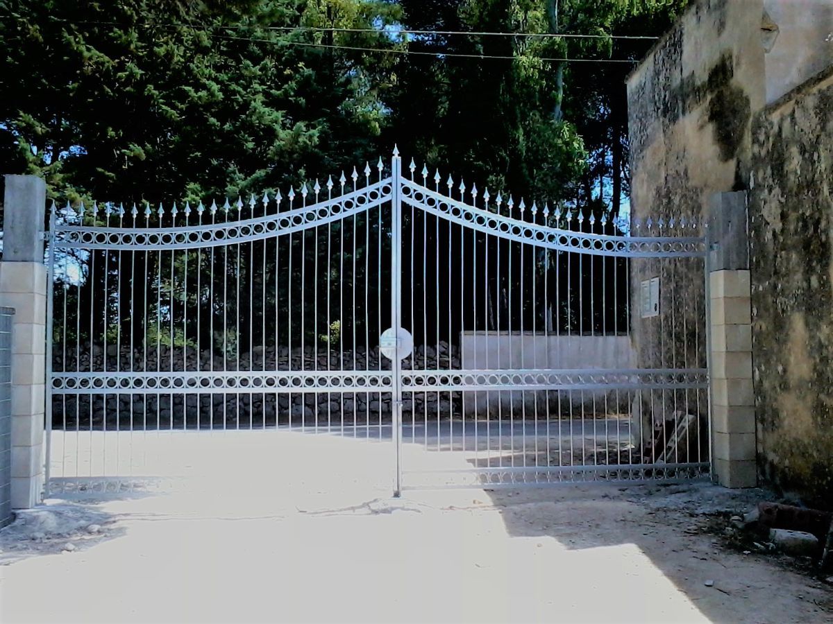 cancello di entrata in ferro