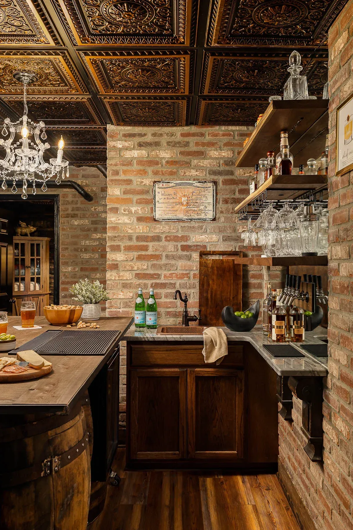 Small wood kitchen with decor