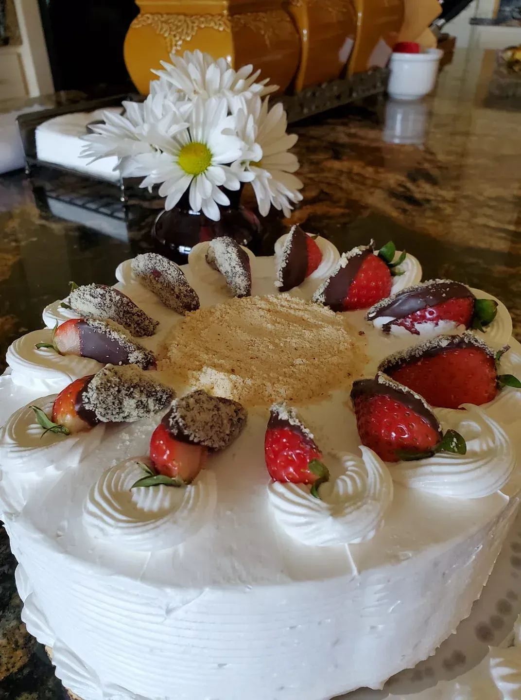 Chocolate strawberries on cake