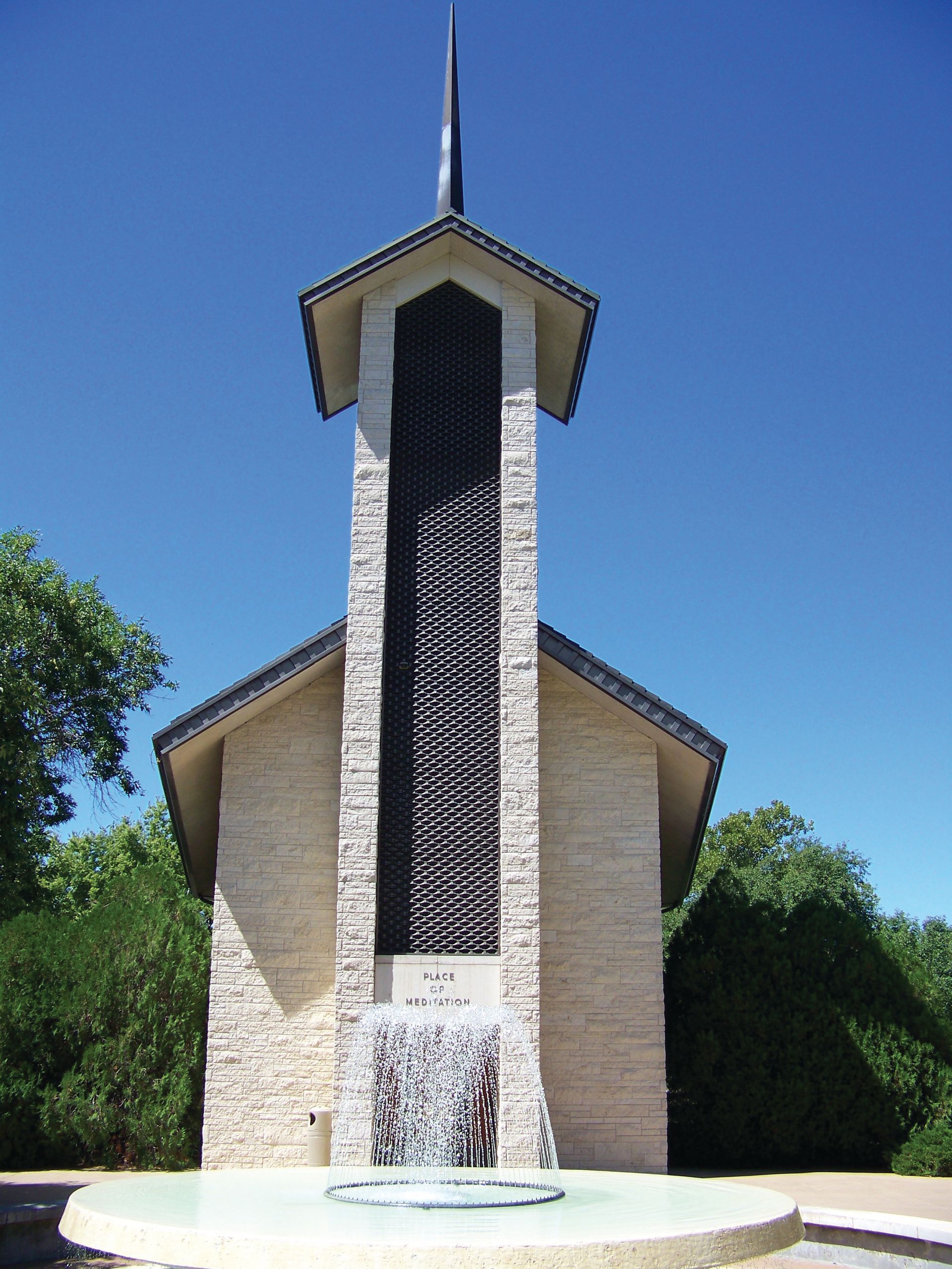 Eisenhower Memorial Chapel,
 Abilene, Kansas
(Author photo)
