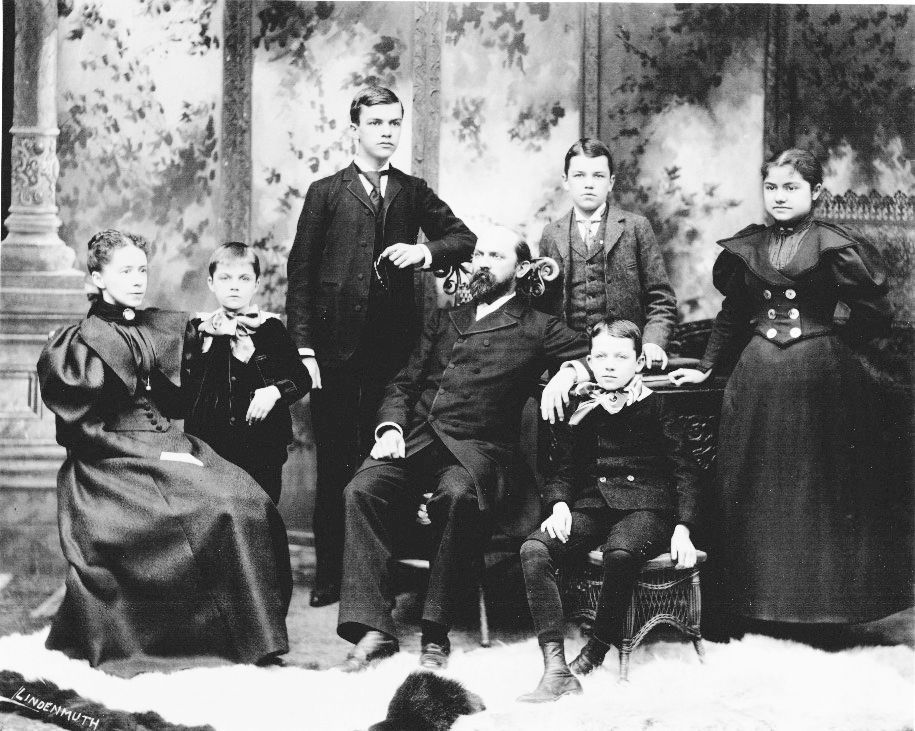 The Singmaster Family
(from l. to r.): Caroline, Paul, James,
John Sr., John Jr., Edmund & Elsie
(Adams County Historical Society)