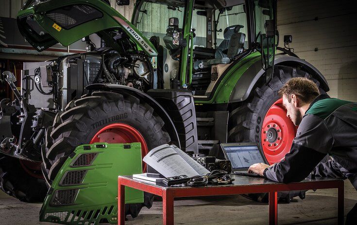 CUSINÉ Taller vehicles