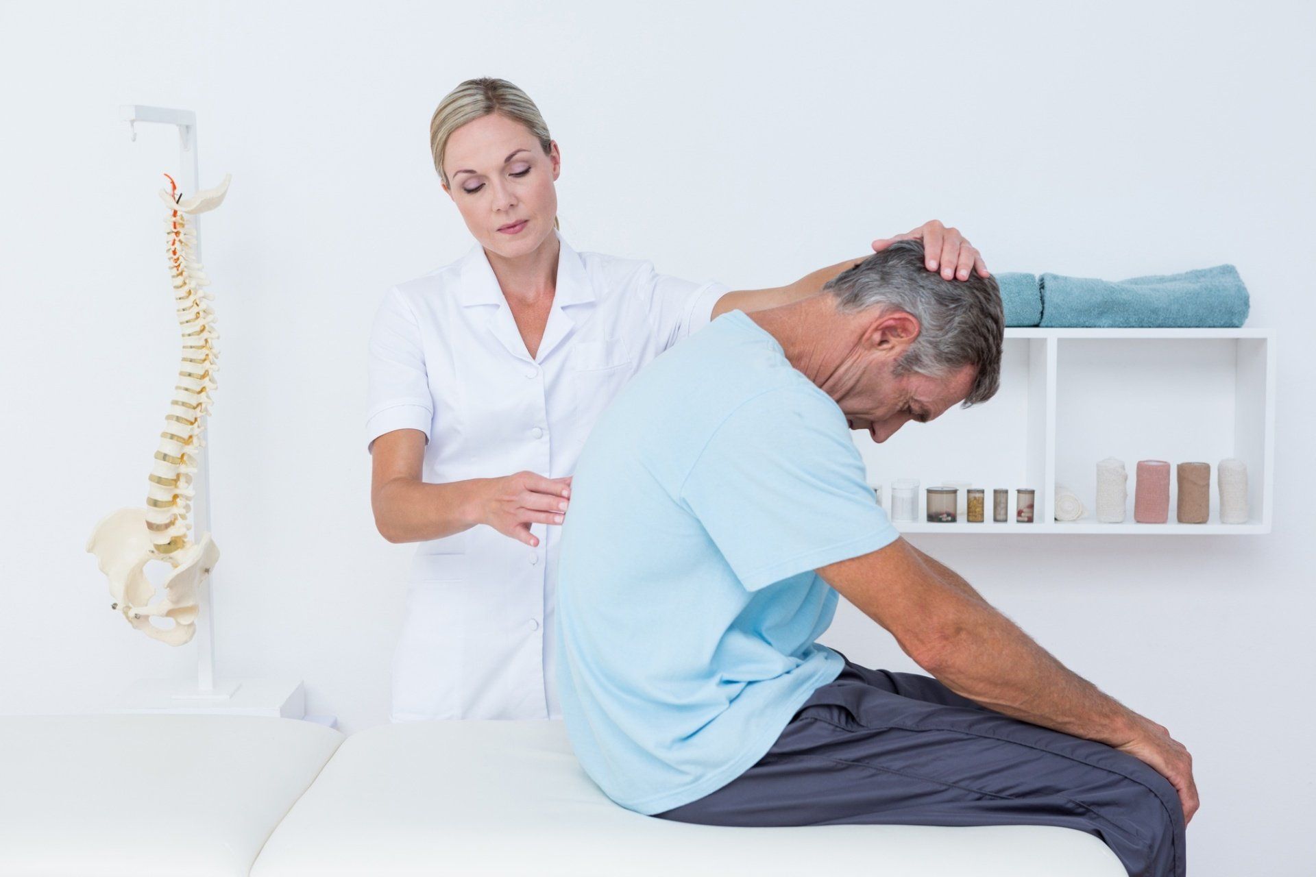 Chiropractor vs. Doctor: Which Professional Should You See?