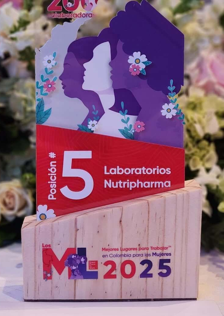 Premio físico otorgado a Nutripharma por ocupar el 5° lugar en el ranking de Mejores Empresas para Mujeres en Colombia.