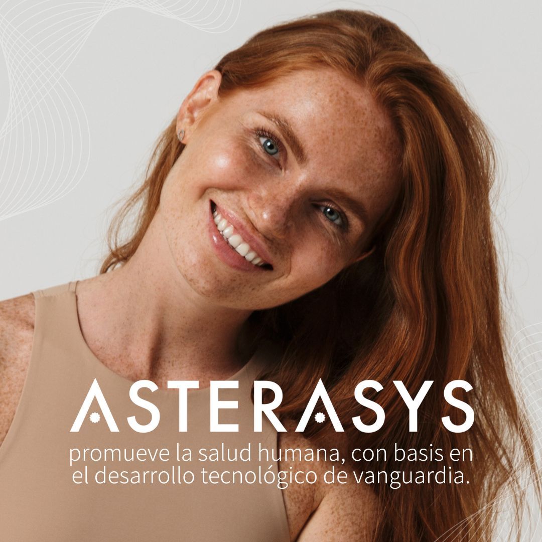 Banner com uma mulher loira de olhos azuis sorrindo e abaixo o nome da empresa