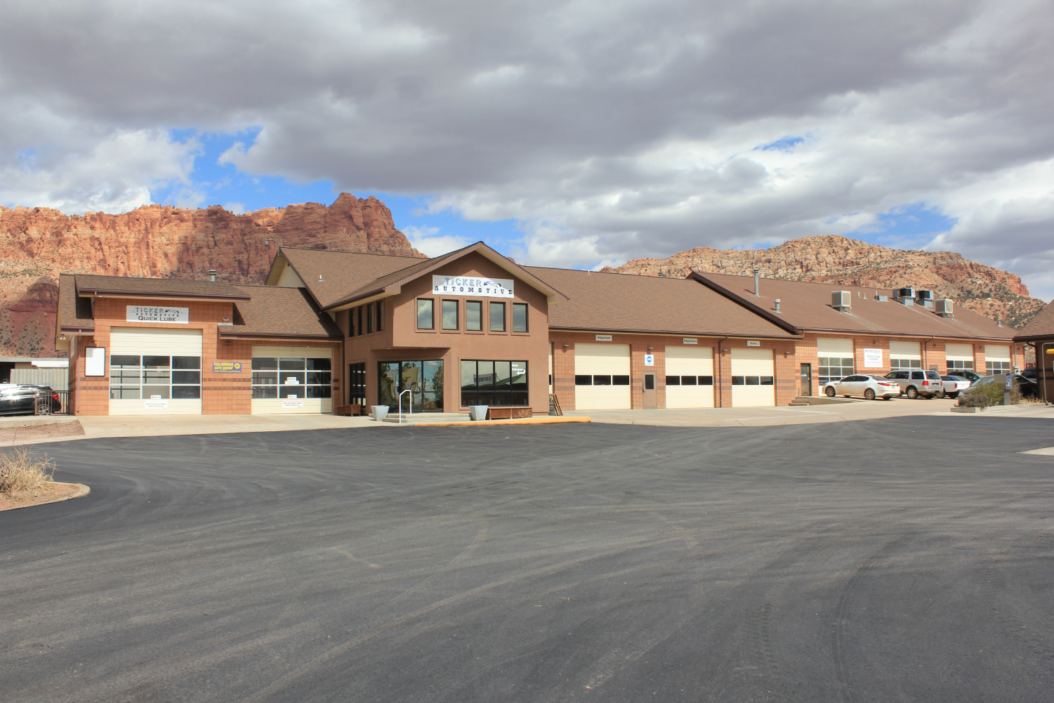 Shop-Front-View | Ticker Automotive