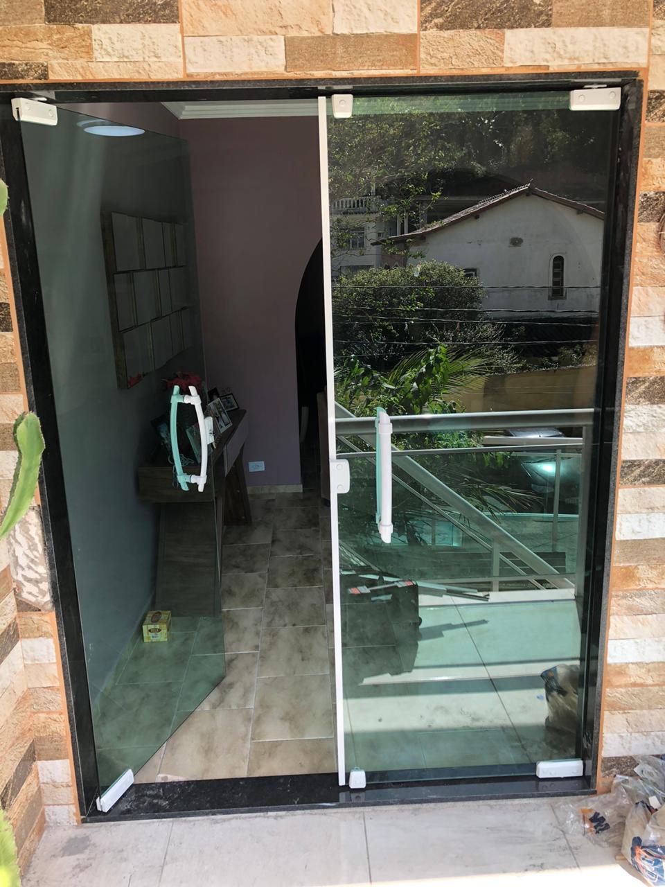 Portas de Correr e Pivotantes - Atacadão Kit e Box