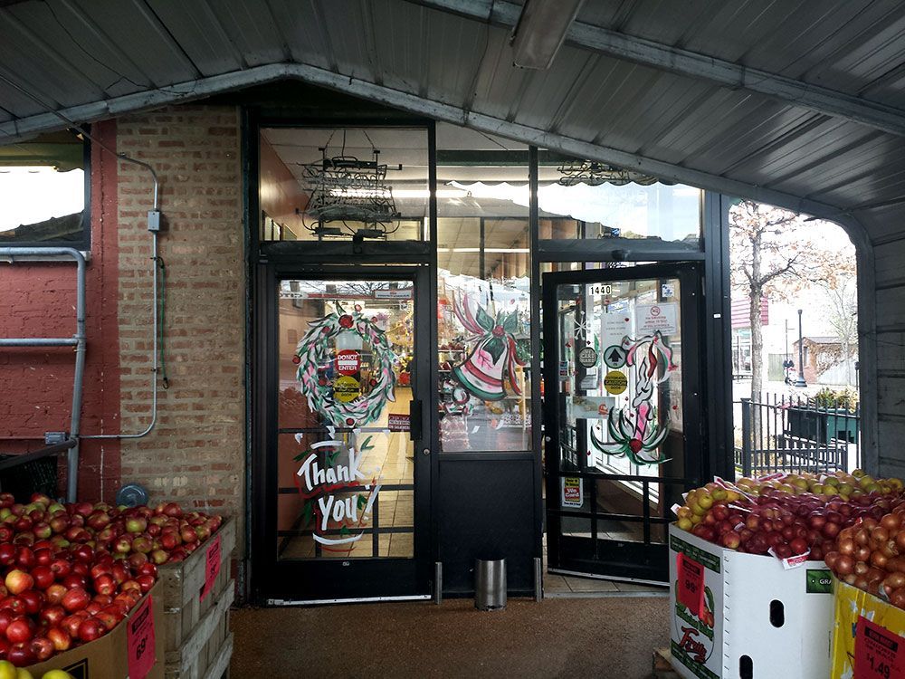 A store front with a sign that says thank you