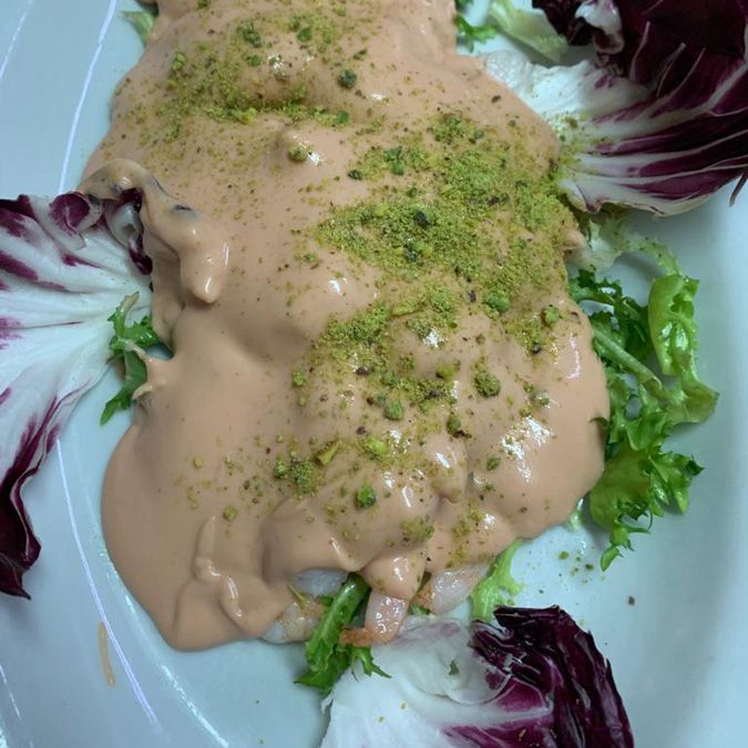 antipasto con pesce e insalata