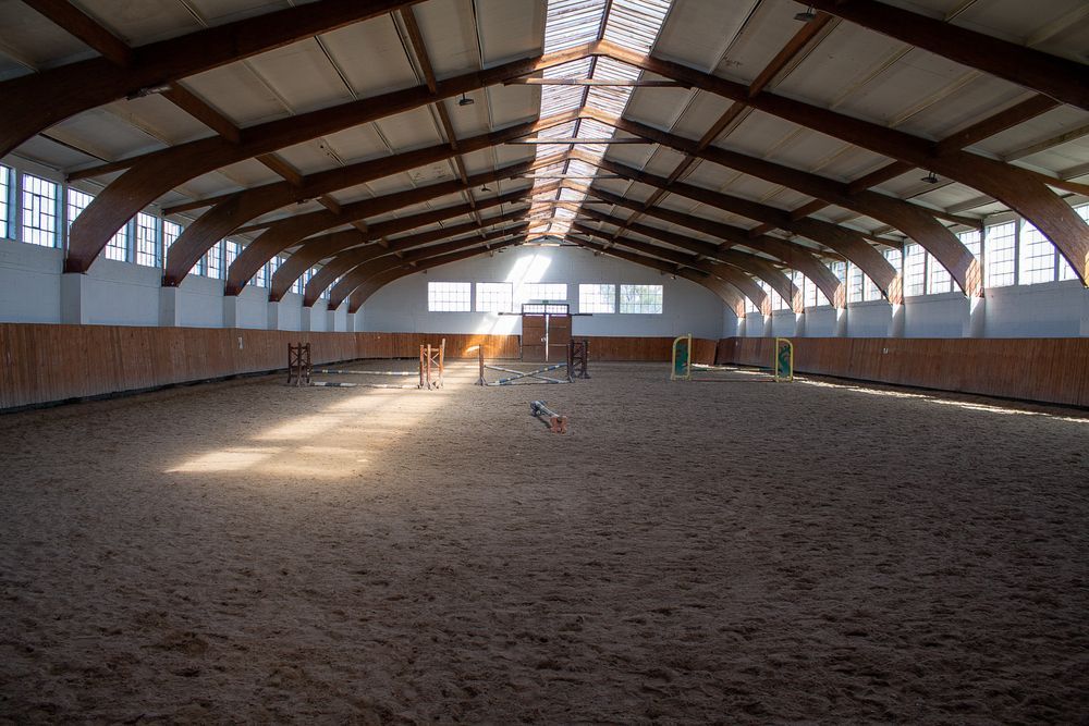 Large sand riding arena for boarder use in Farmington, NM
