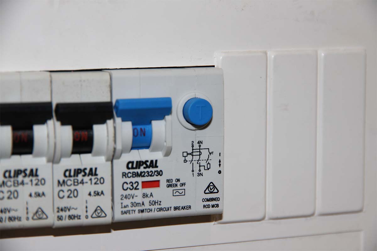 Clipsal Safety Switch With Test Button