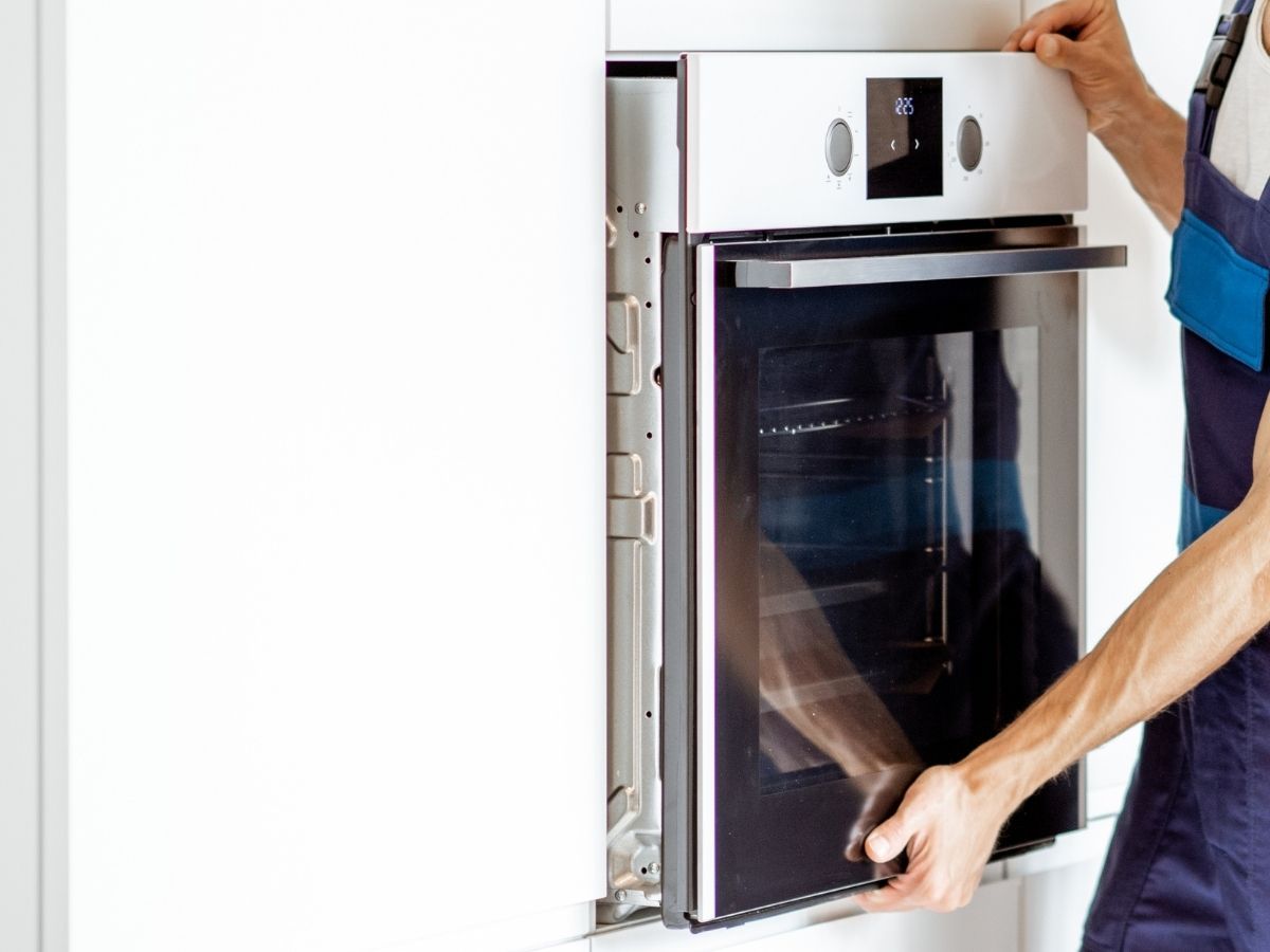 Removal And Replacement Of Old Faulty Oven In Sunshine Coast Kitchen