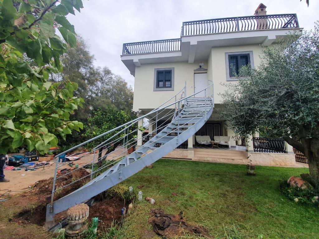 scala esterna in ferro