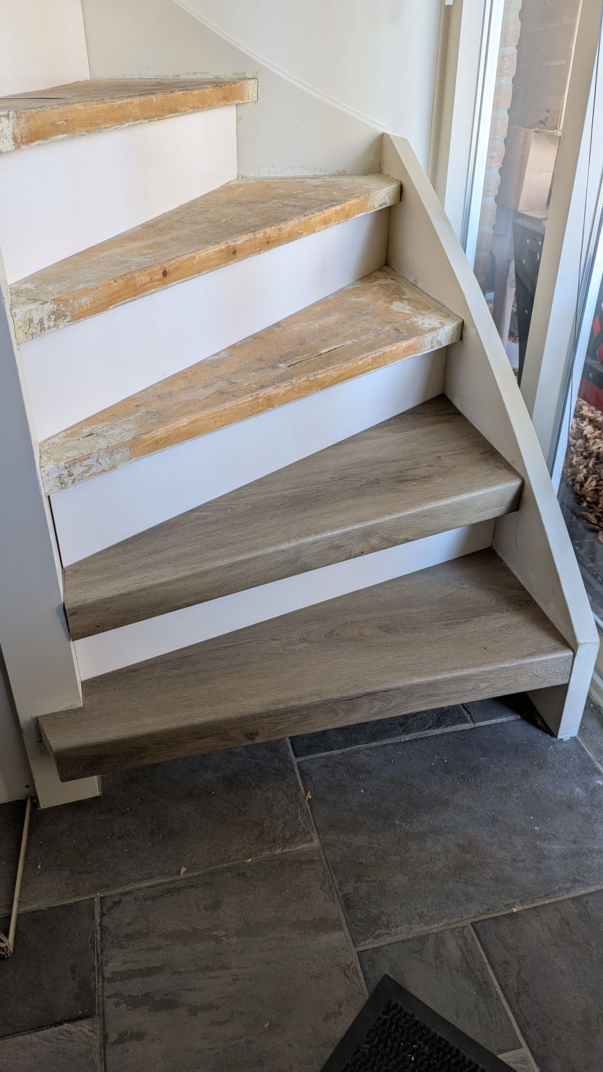 Stootborden en PVC plaatsen
