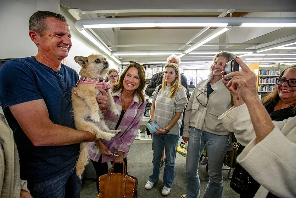Dion Leonard, Finding Gobi, Gobi the Dog, New York Times Bestseller, Author, Speaking Event
