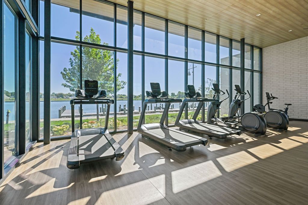 Luxury apartment gym Oshkosh