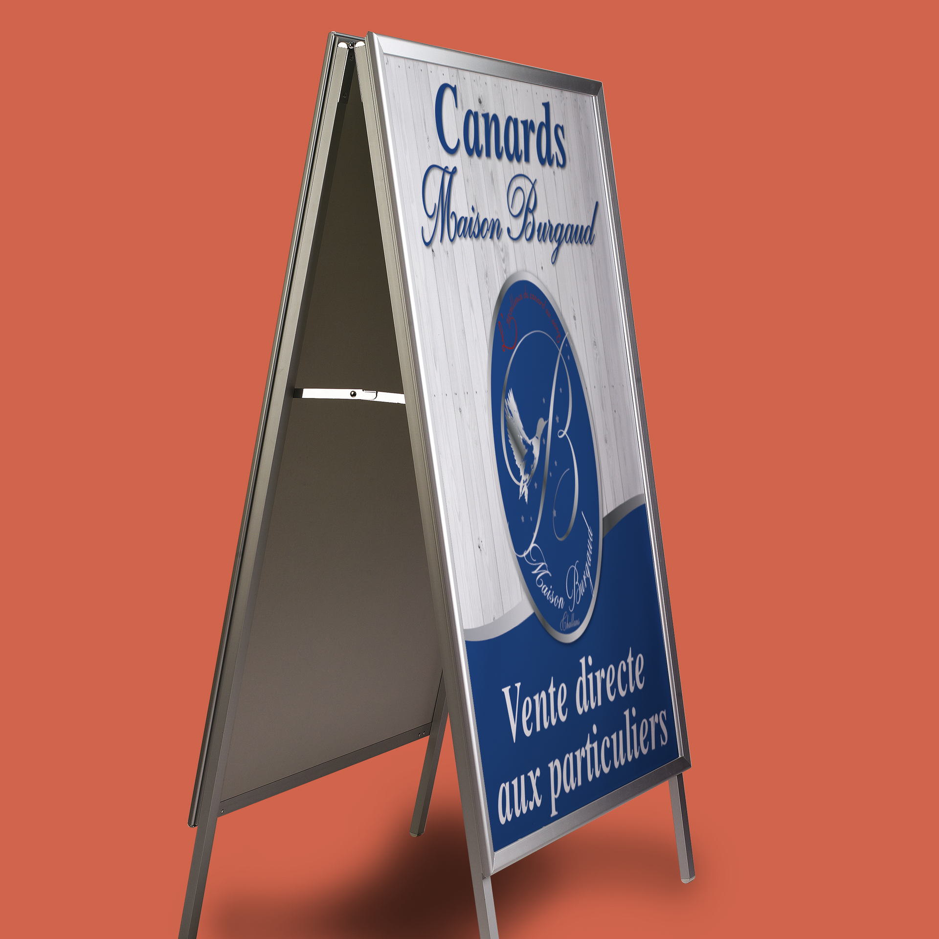 Une camionnette gris foncé avec des graphismes jaunes, étiquetée « Atlantique ACS », garée dehors sous un ciel bleu. 