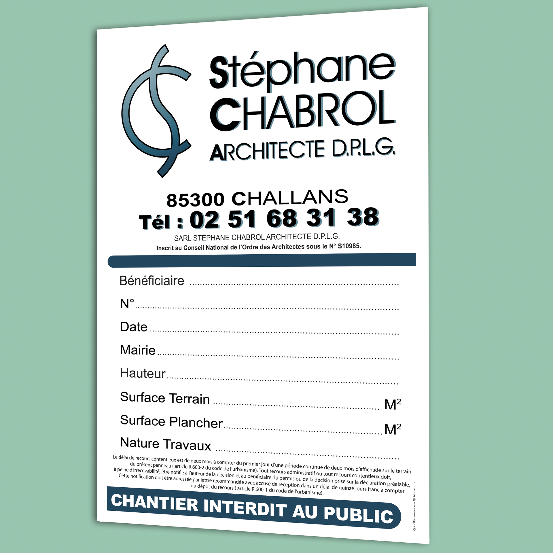 Panneau immobilier « À vendre » pour Accord Immobilier. Logo représentant une maison, un soleil, un arbre et coordonnées.