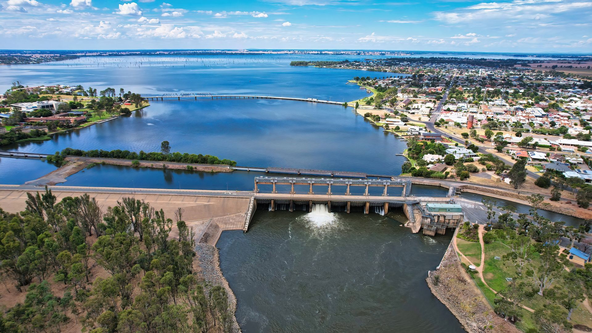Aerial View Of Yarrawonga Mulwala And The Three Bridges Over Lake Mulwala — Custom Blinds in Yarrawonga, NSW