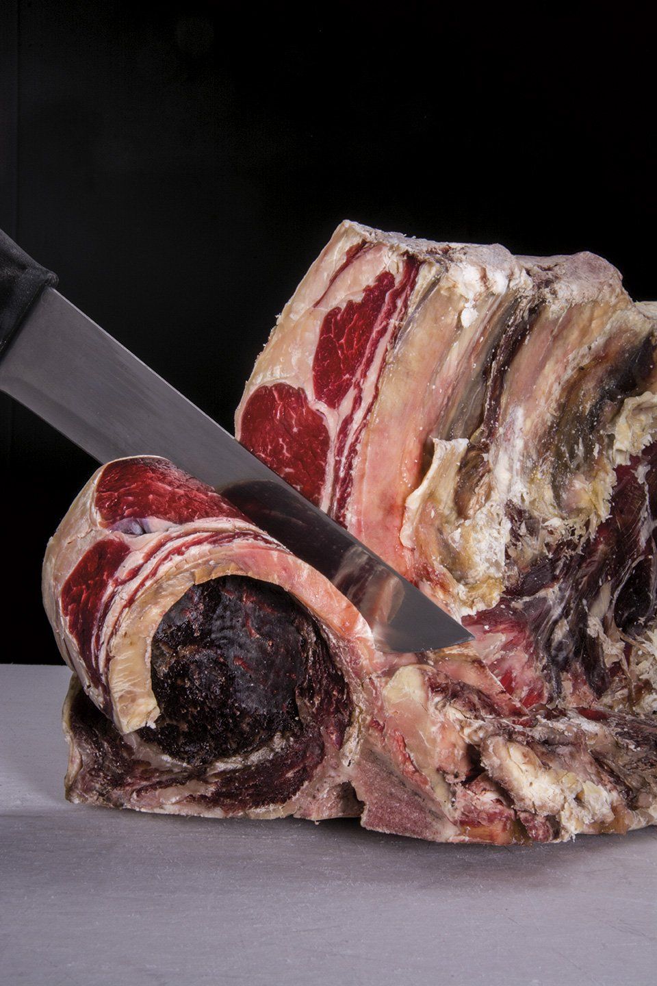Découpe de la viande maturée Dry Aged Adema