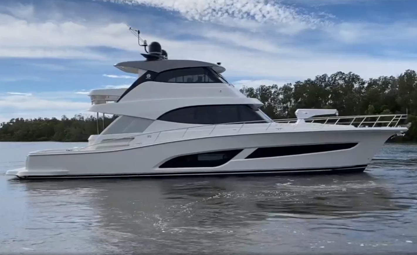 Riviera 64 Sports Motor Yacht now with Marine Air Flown equipment.