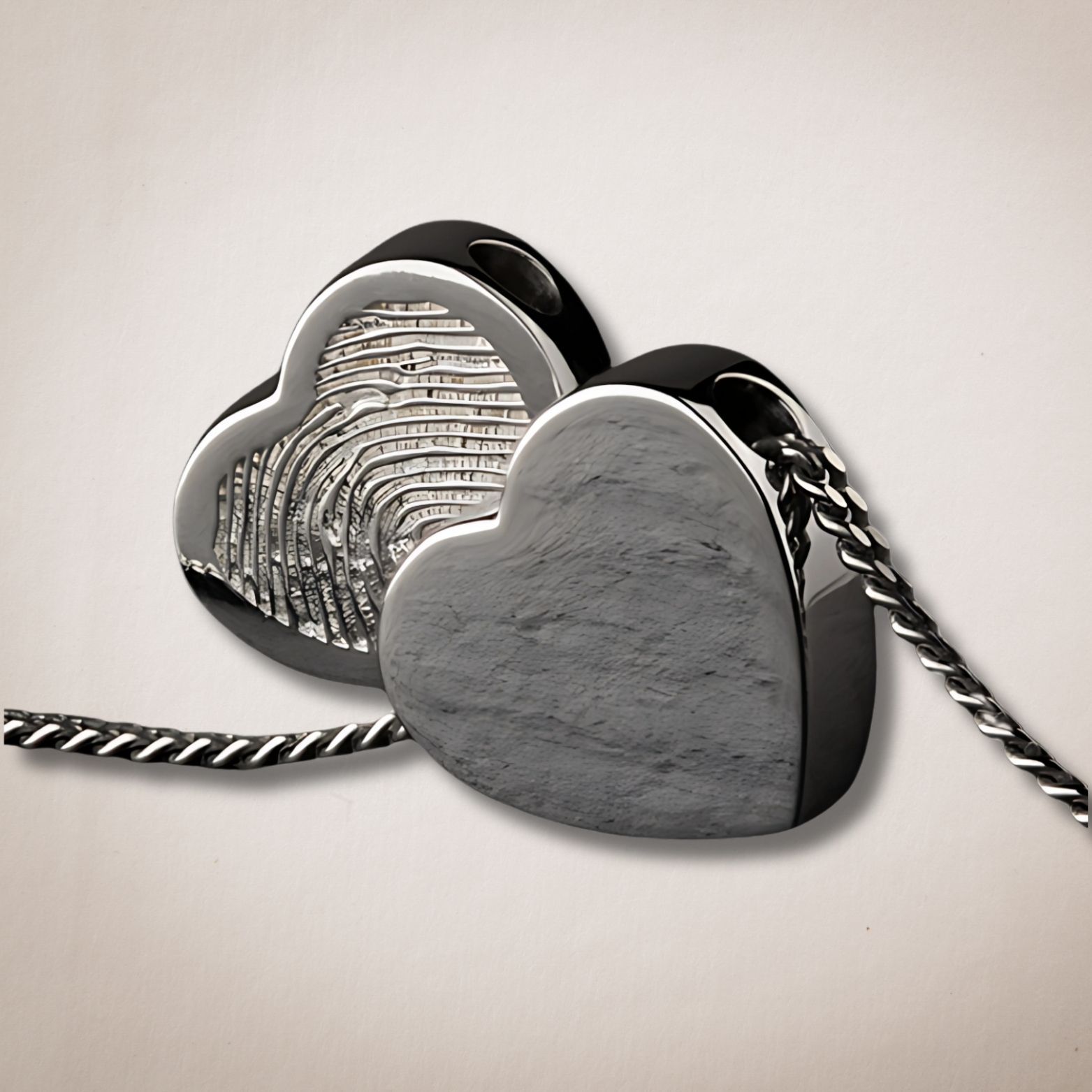 Hangers met as en vingerafdruk