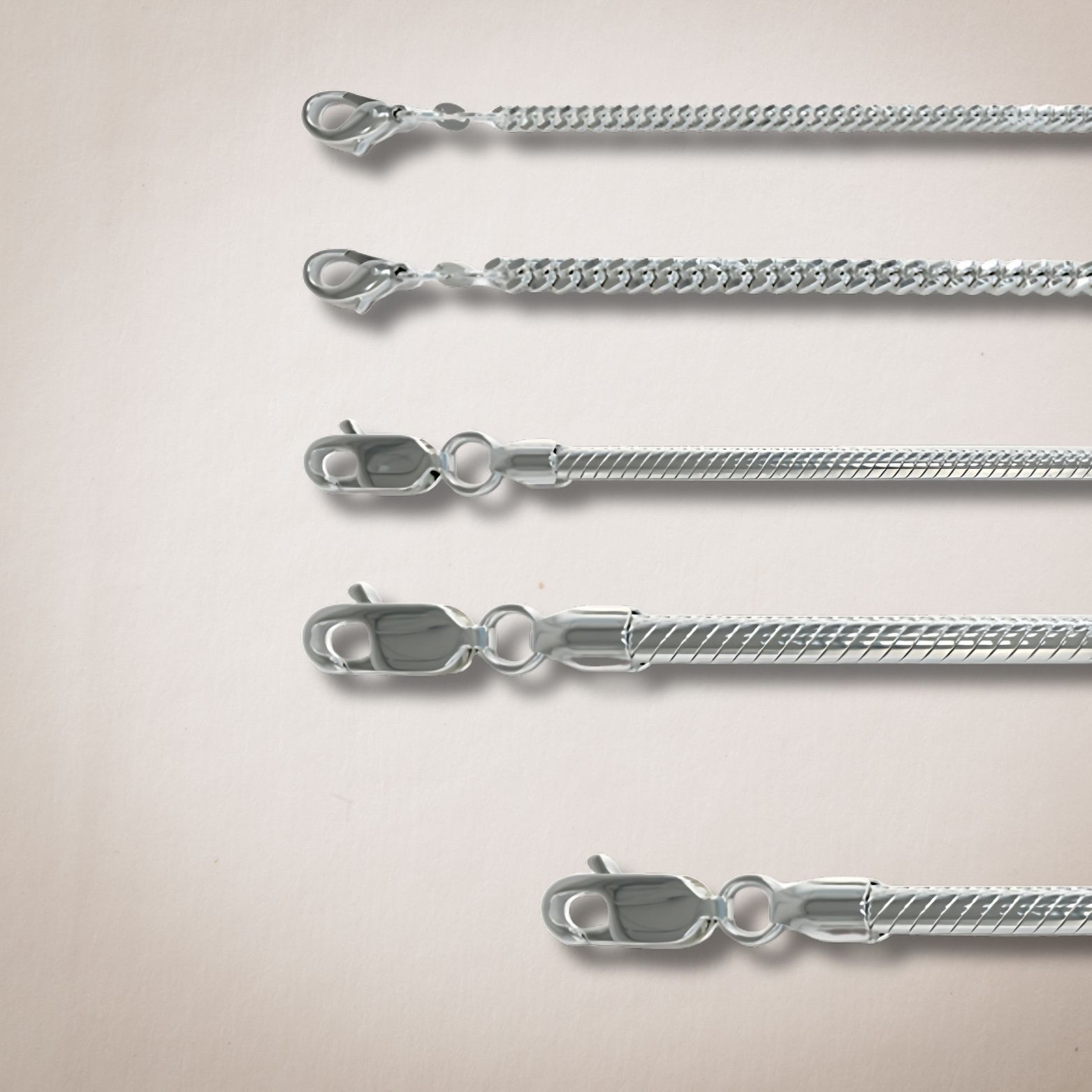 Zilveren colliers en armbanden