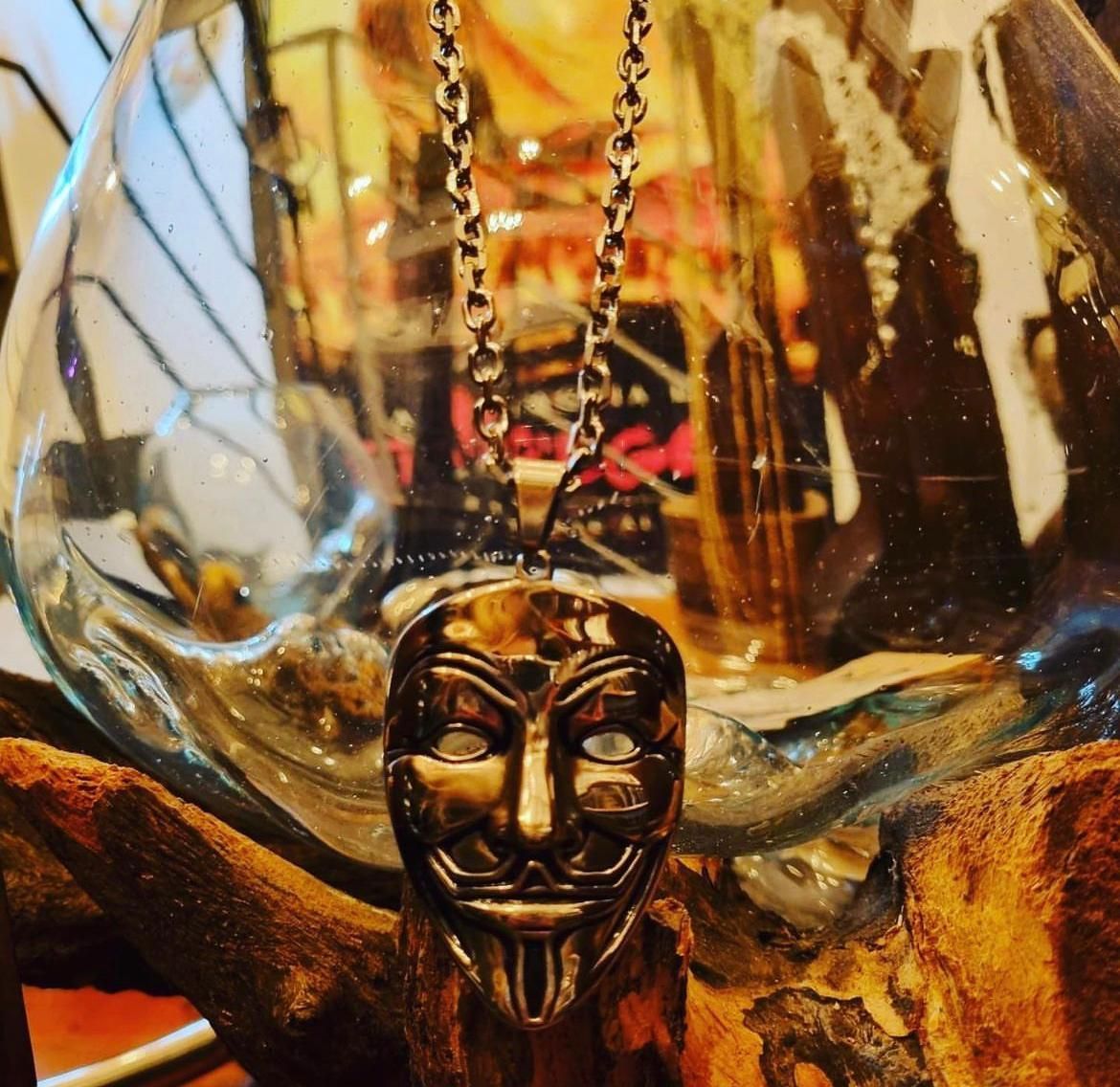 ciondolo maschera