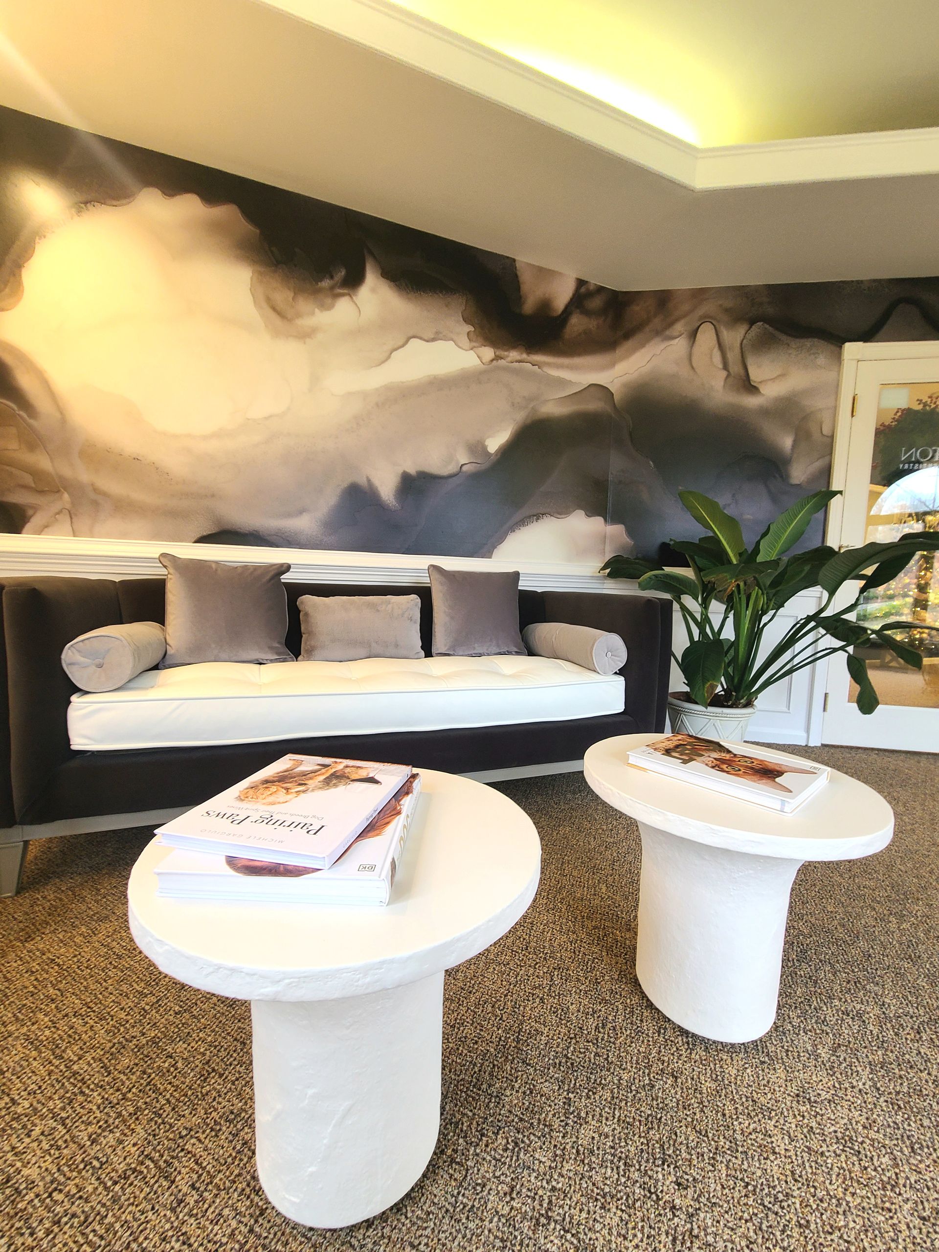 dental lounge with 2 tables