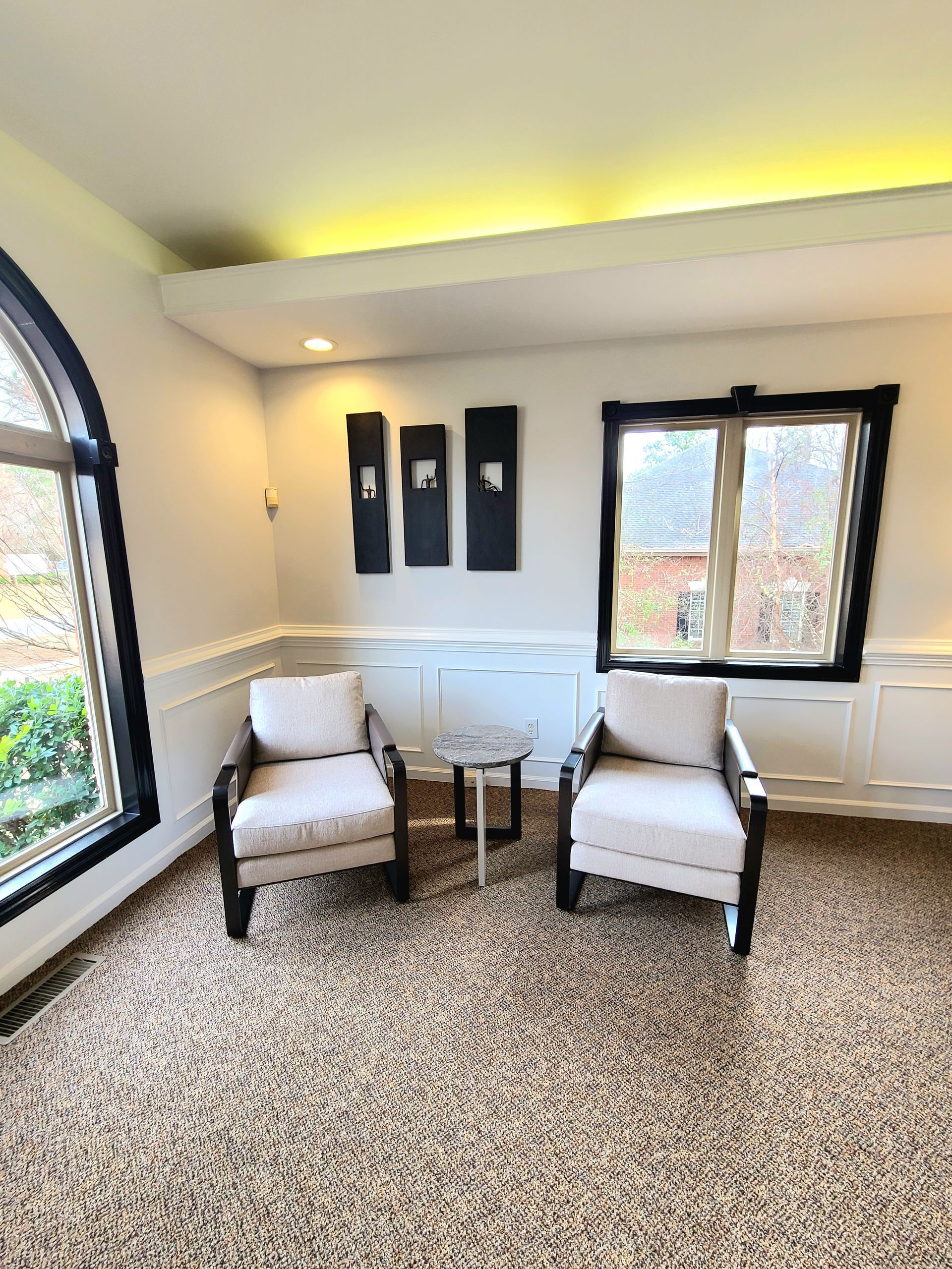 lounge with 2 chairs