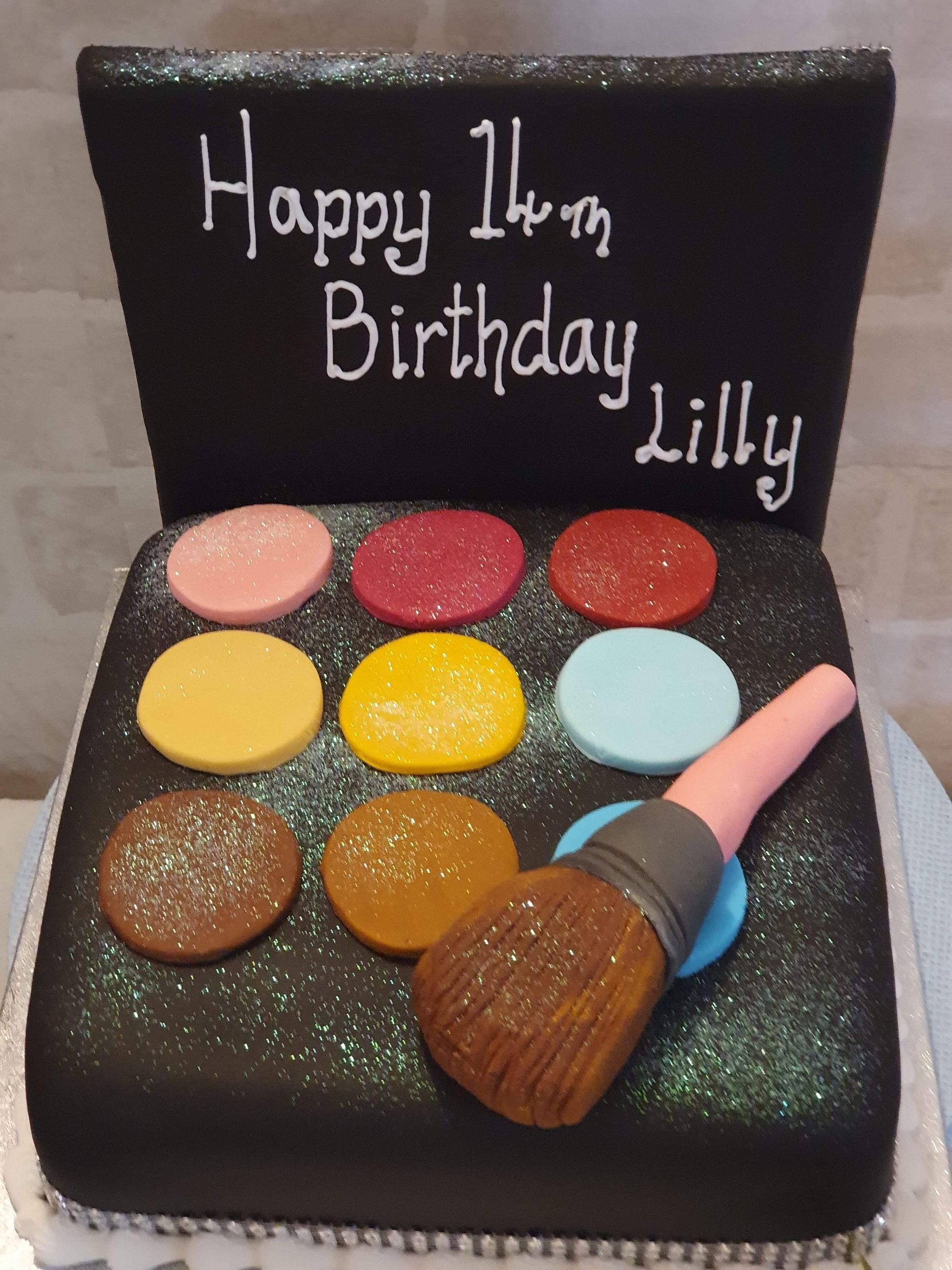 make up palette cake