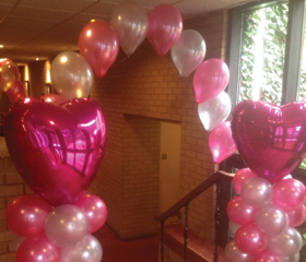 heart balloon arch