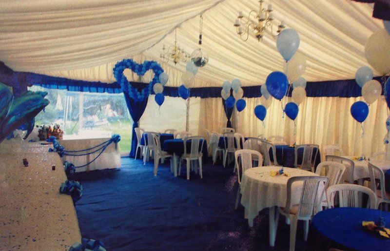 blue and white themed balloons