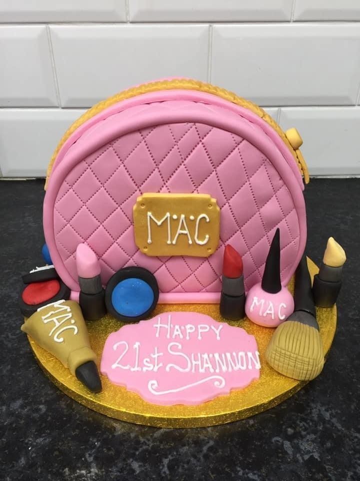 make up bag cake