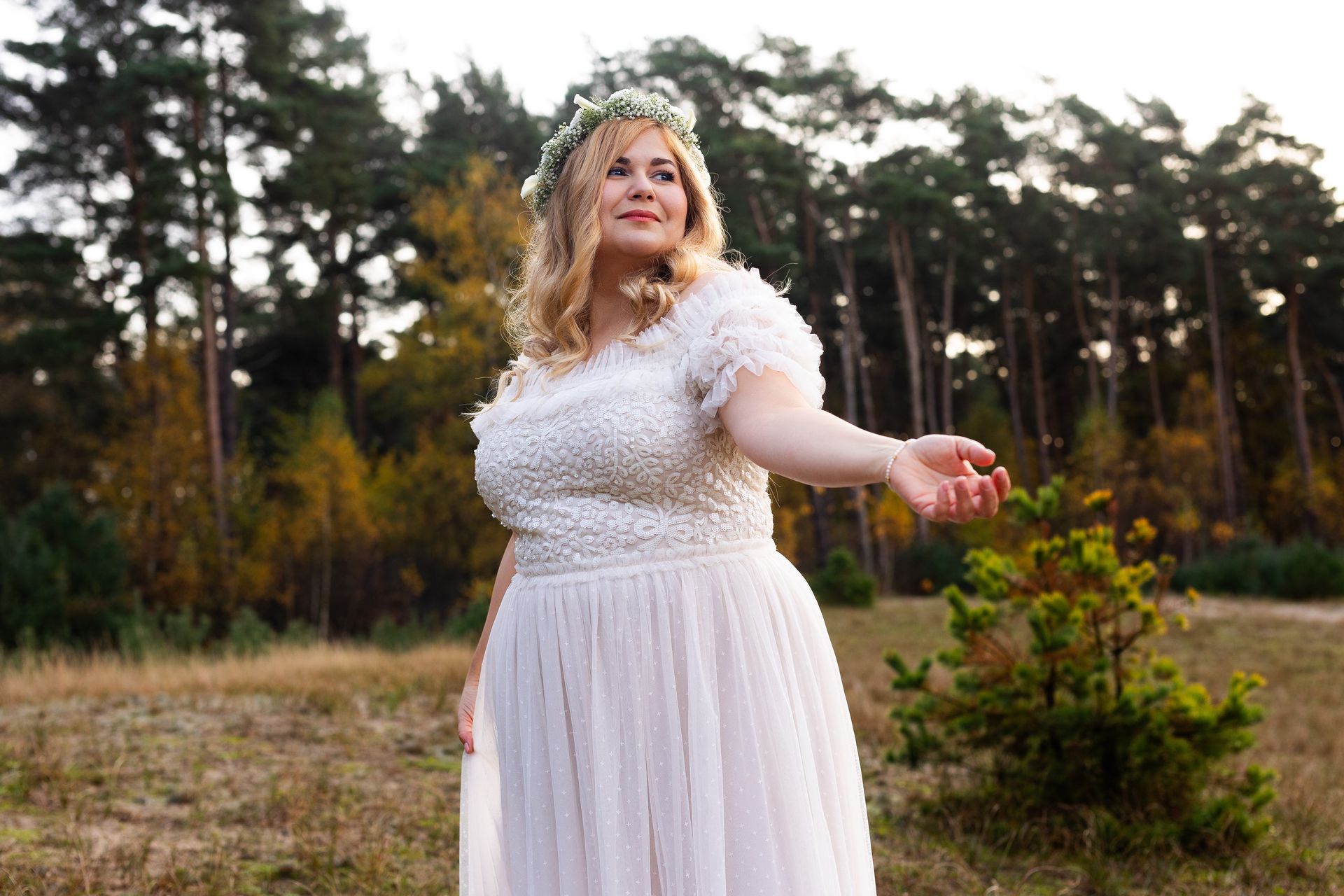 „Doktorin der Philosophie, die tiefe Gedanken und kreative Visionen in ihre Musik einfließen lässt.“