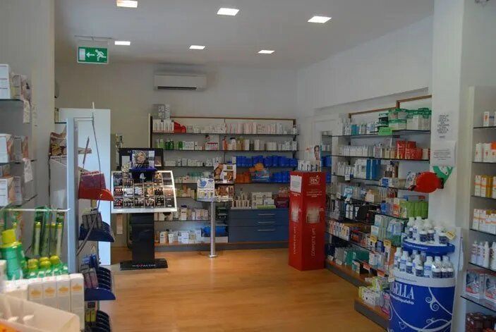interno farmacia di Genova