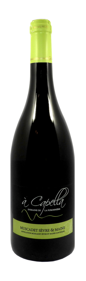 Une bouteille de vin avec un bouchon vert sur fond blanc.