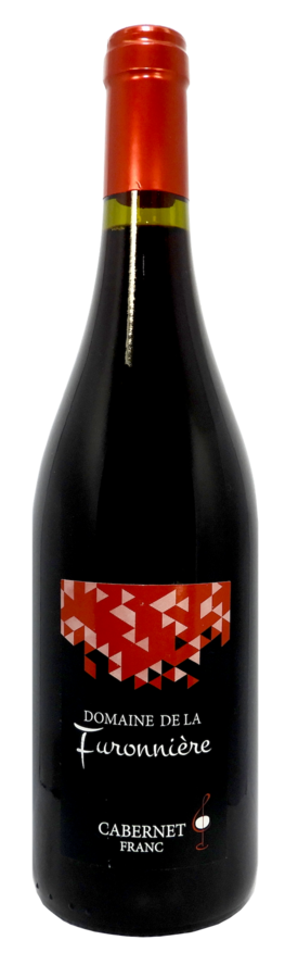 Une bouteille de vin rouge avec un bouchon rouge sur fond blanc.