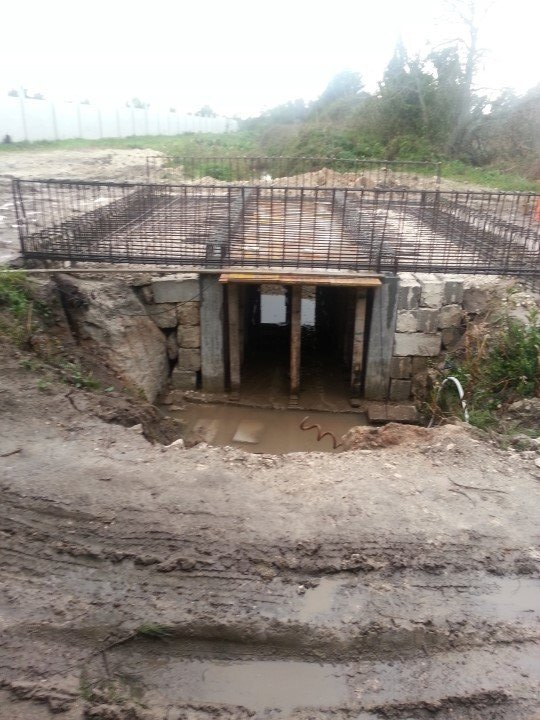 cantiere per costruzione ponte per carri armato