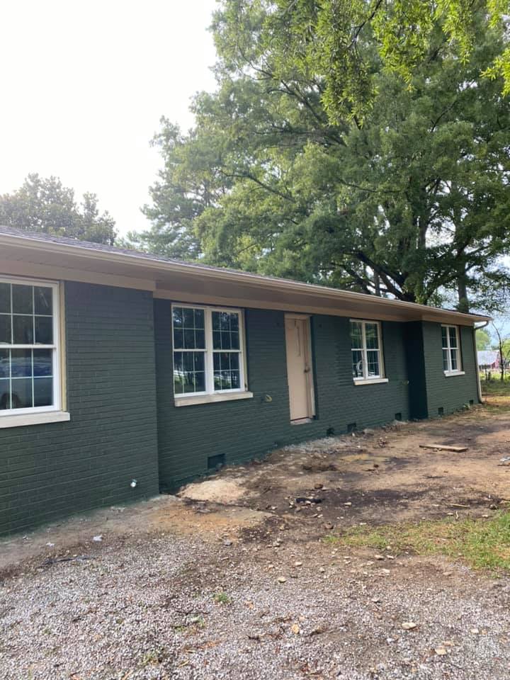 House with Tree — Decatur, AL — Sky Painting LLC