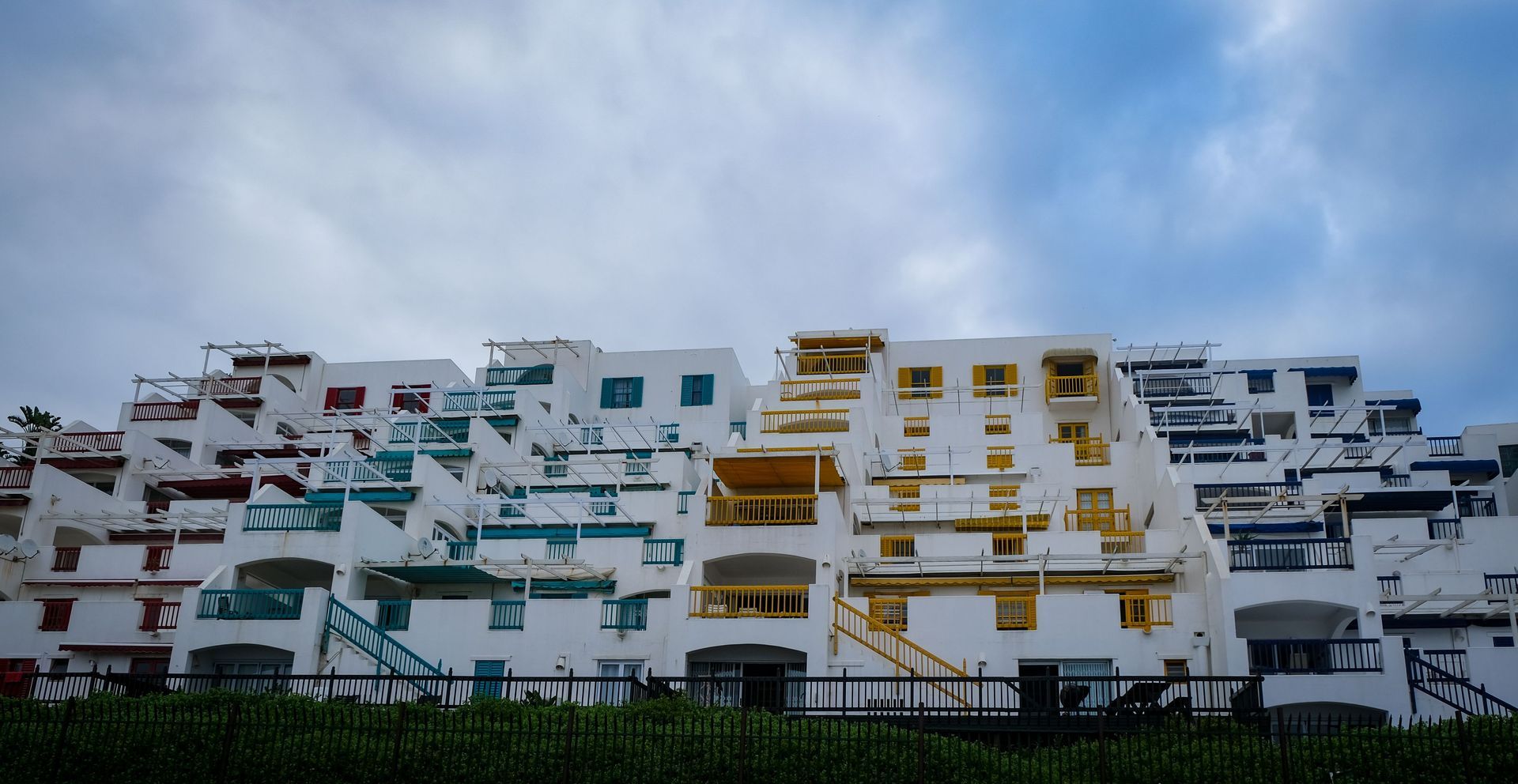 Modern Arizona apartment community where renters compare The General and National General coverage