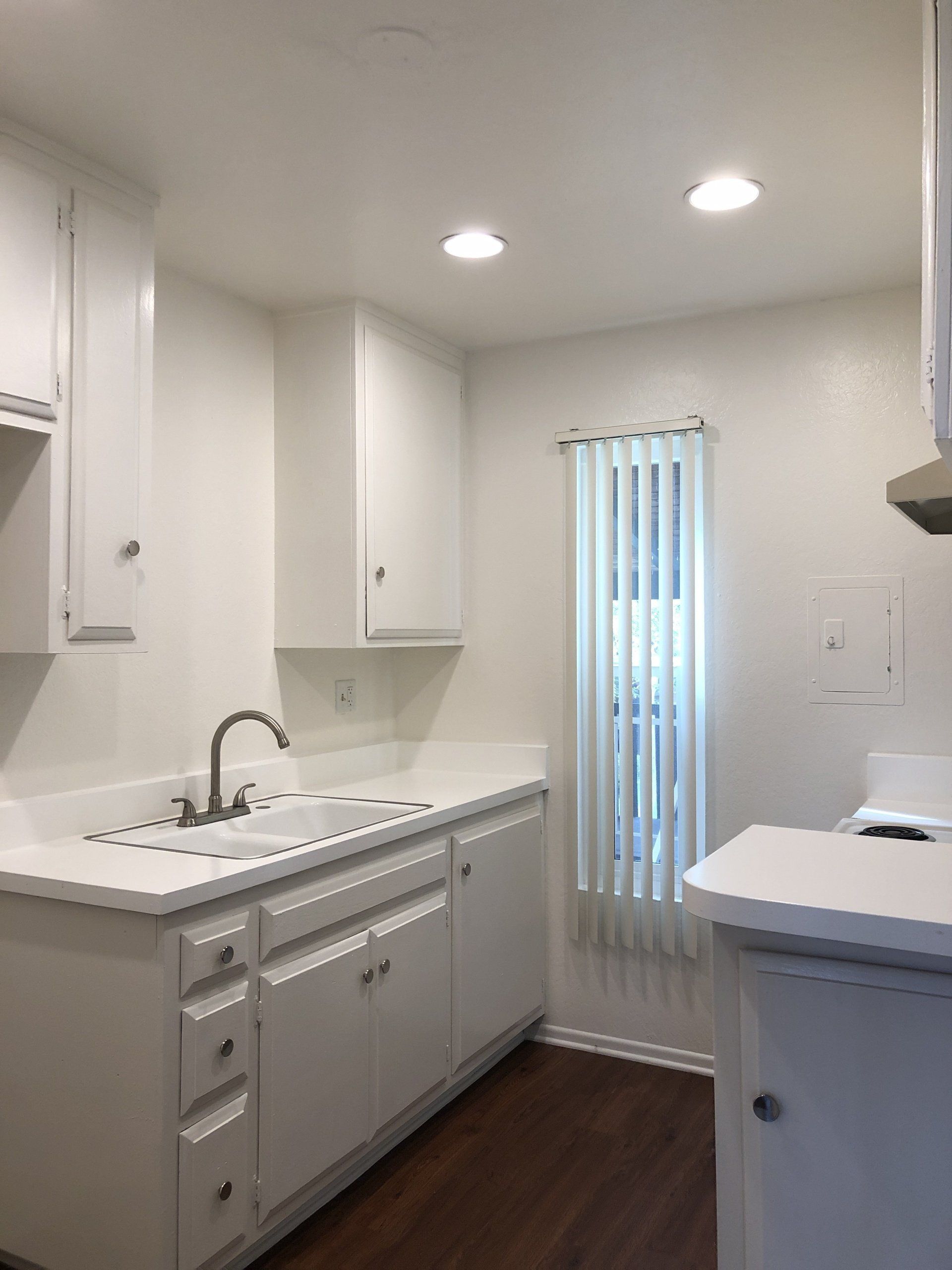 Kitchen | Pacific Pointe Apartments