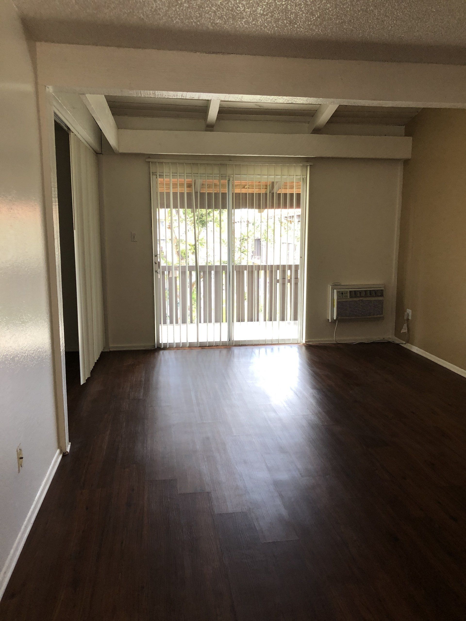 Dining Room | Pacific Pointe Apartments