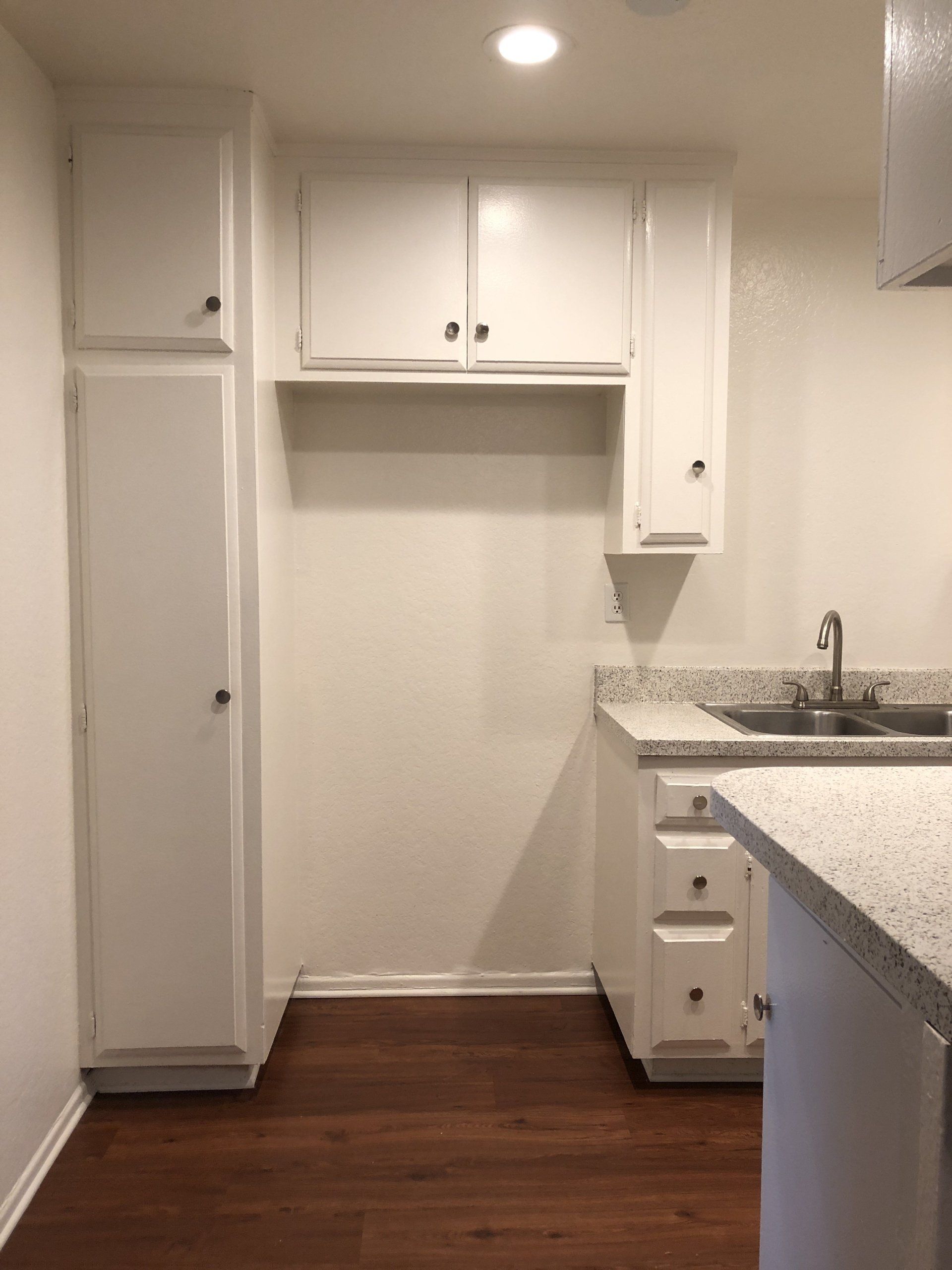 Kitchen | Pacific Pointe Apartments