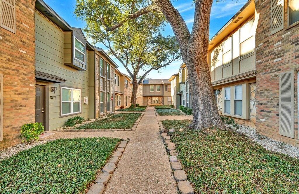 The Cobblestone Condominium Association